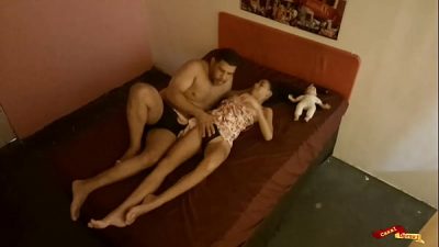 Meu padrasto invadiu Meu quarto é comeu meu cu